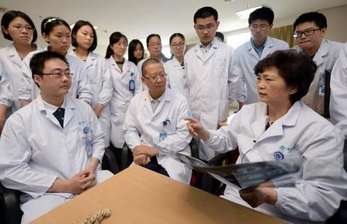 “群體免疫”!?那是對(duì)老百姓不負(fù)責(zé)任！