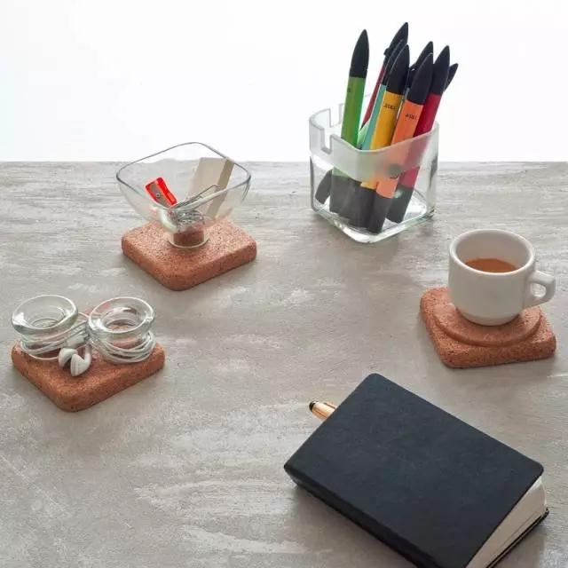 軟木與玻璃的組合，也是很實用時尚的！