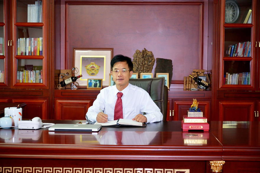 東莞市英富軟木有限公司董事長(zhǎng) 東莞市英富軟木有限公司董事長(zhǎng)